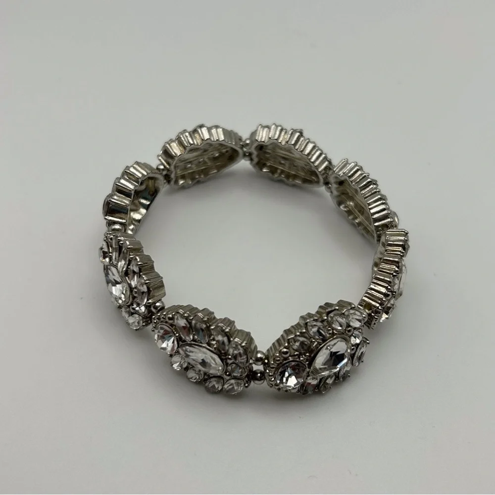 Rhinestone Sparkle Floral Leaf Stretch Bracelet Silver Tone Princess Statement